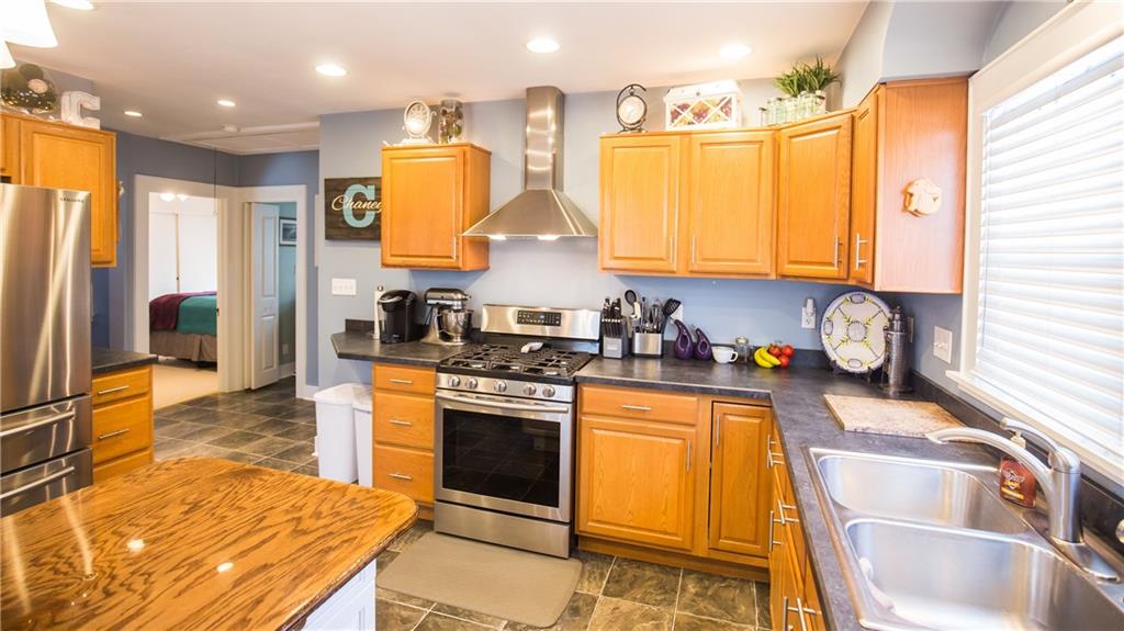 3377 Ivanhoe Road Sharpsville, PA 16150 - Photo 13 of 24 All appliances stay!