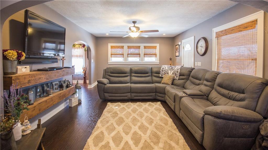 3377 Ivanhoe Road Sharpsville, PA 16150 - Photo 7 of 24 Clean hardwood floors with lots of space for a large sectional.