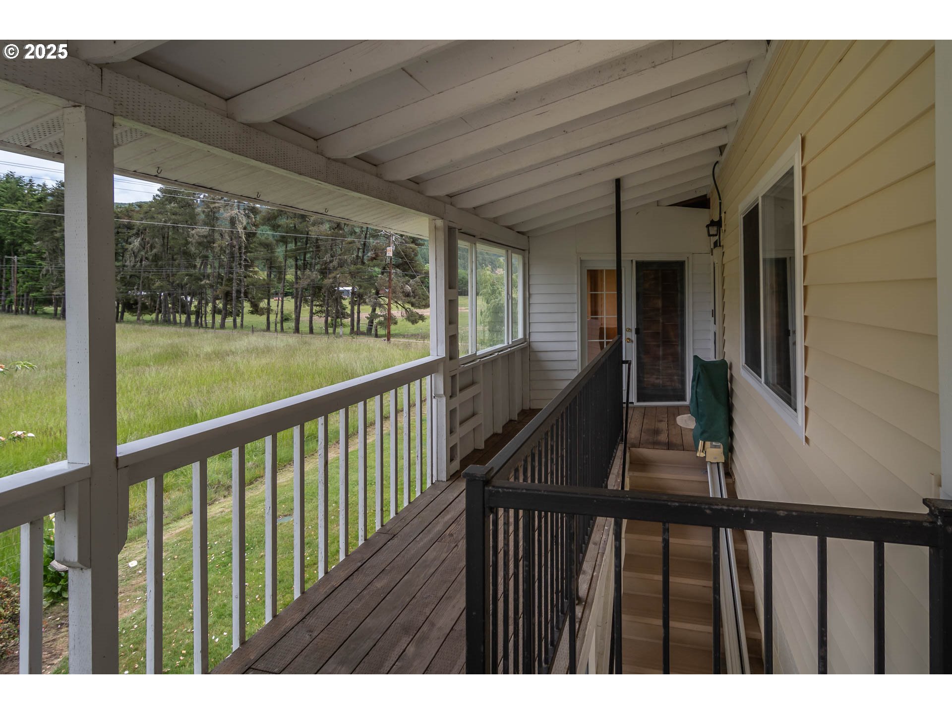 3333 Bullock Road Oakland, OR 97462 - Photo 19 of 48 a view of a porch