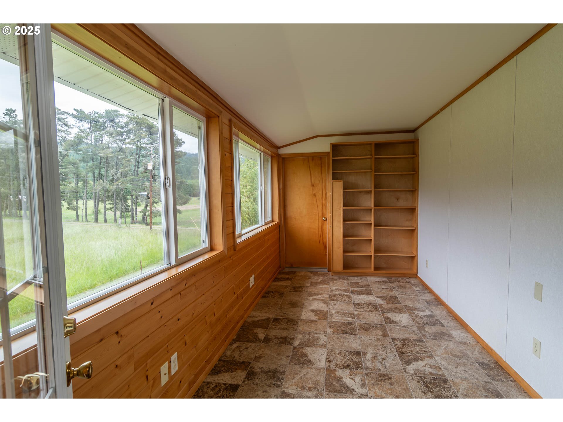 3333 Bullock Road Oakland, OR 97462 - Photo 22 of 48 a view of an empty room with a window
