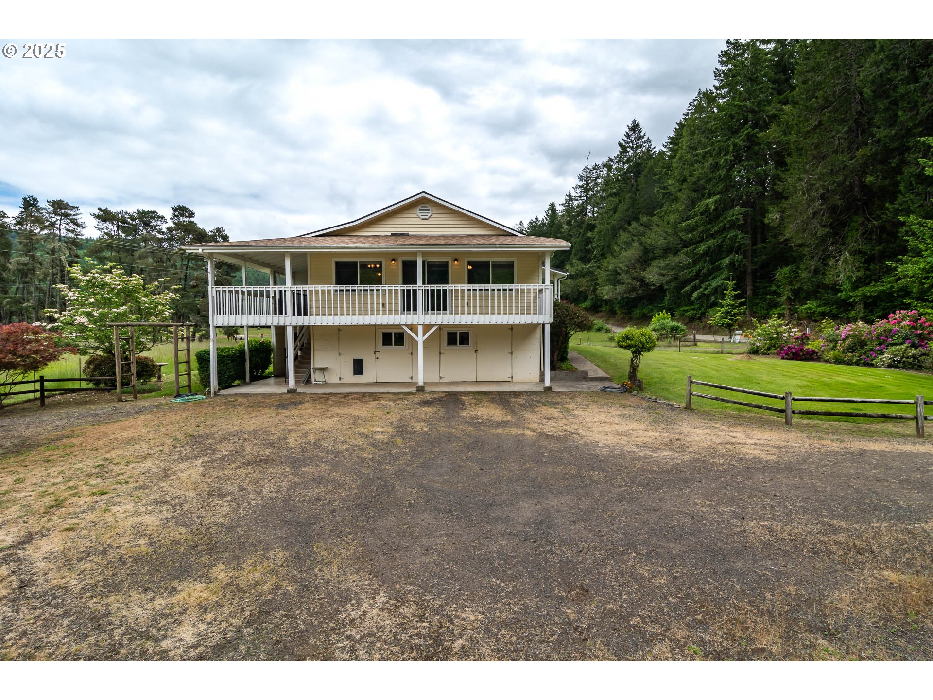 3333 Bullock Road Oakland, OR 97462 - Photo 33 of 48 a view of a house with a yard