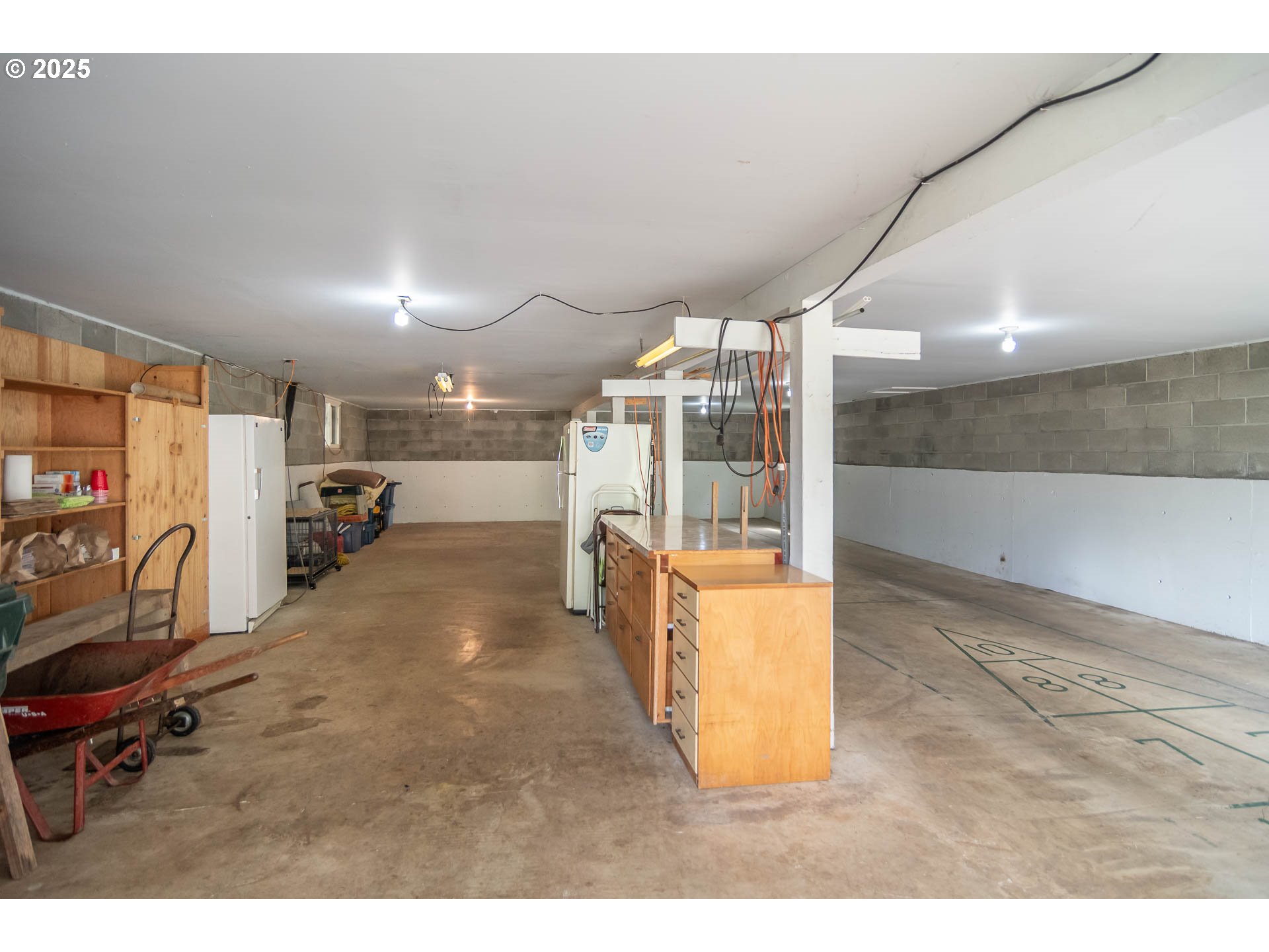 3333 Bullock Road Oakland, OR 97462 - Photo 34 of 48 a view of a room with gym equipment