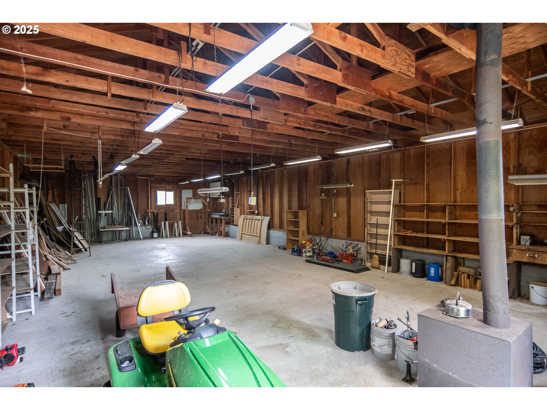 3333 Bullock Road Oakland, OR 97462 - Photo 40 of 48 a view of store room with washer and dryer