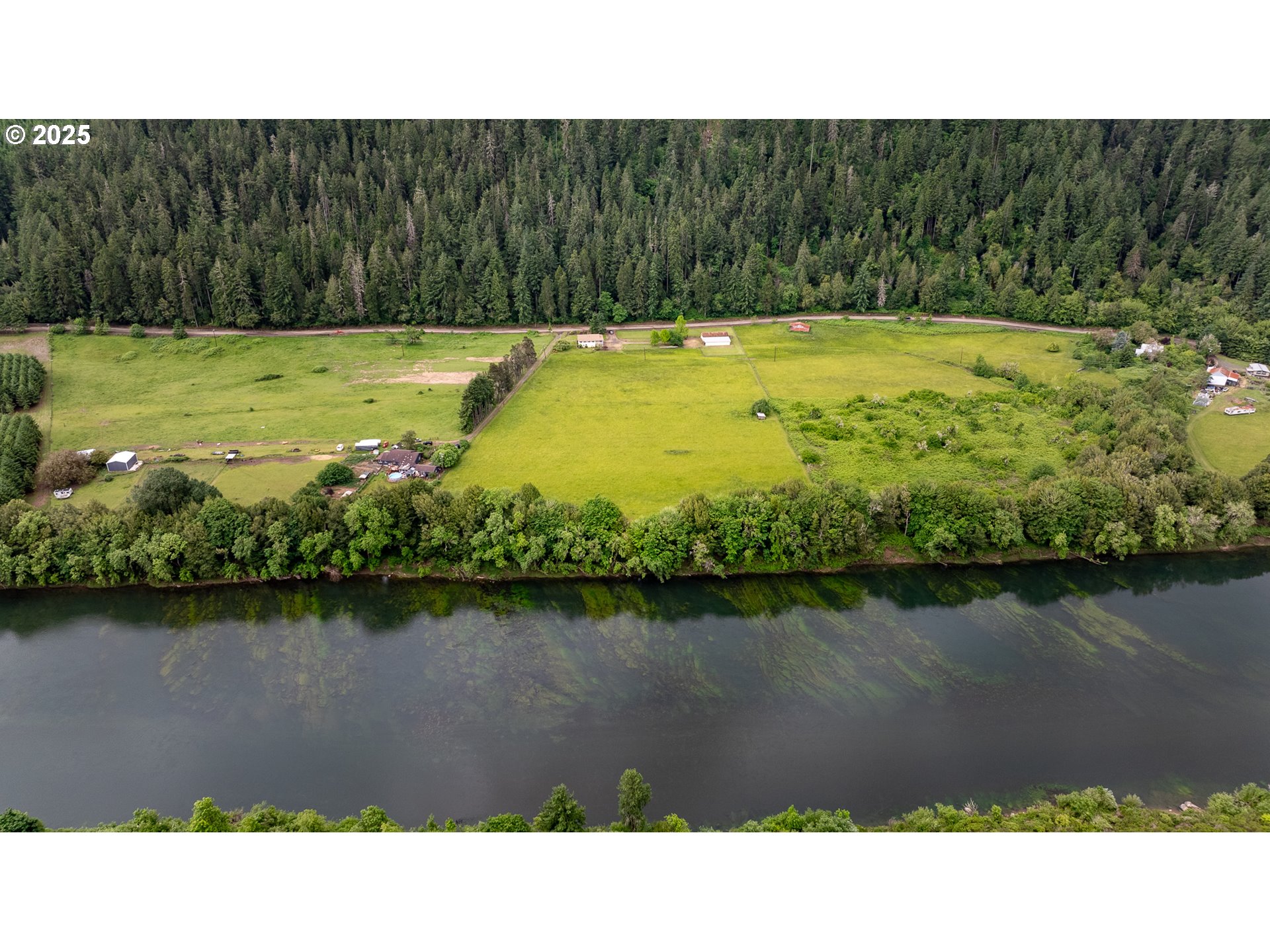 3333 Bullock Road Oakland, OR 97462 - Photo 4 of 48 a view of a lake