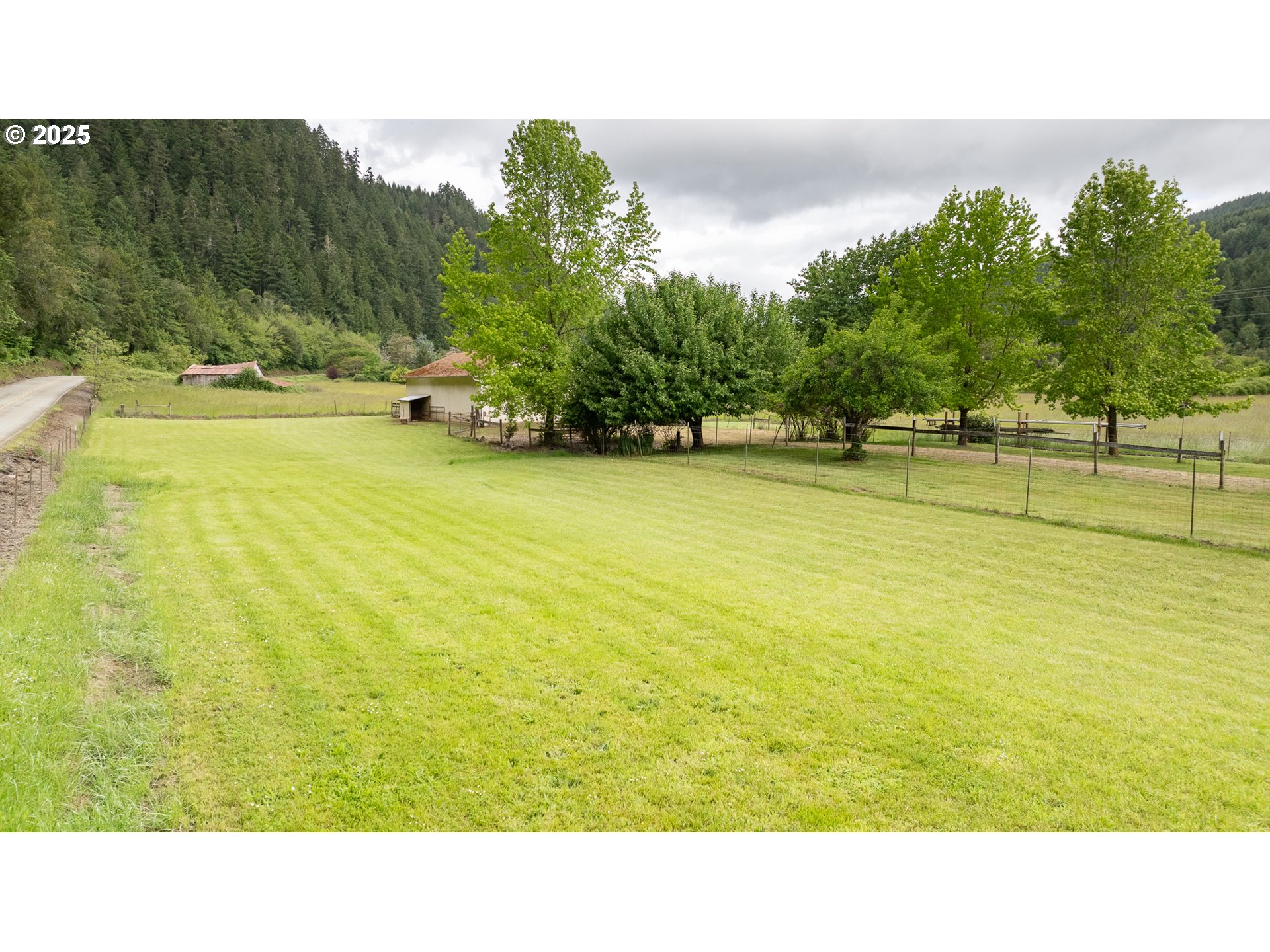 3333 Bullock Road Oakland, OR 97462 - Photo 42 of 48 a open area with swimming pool and green space