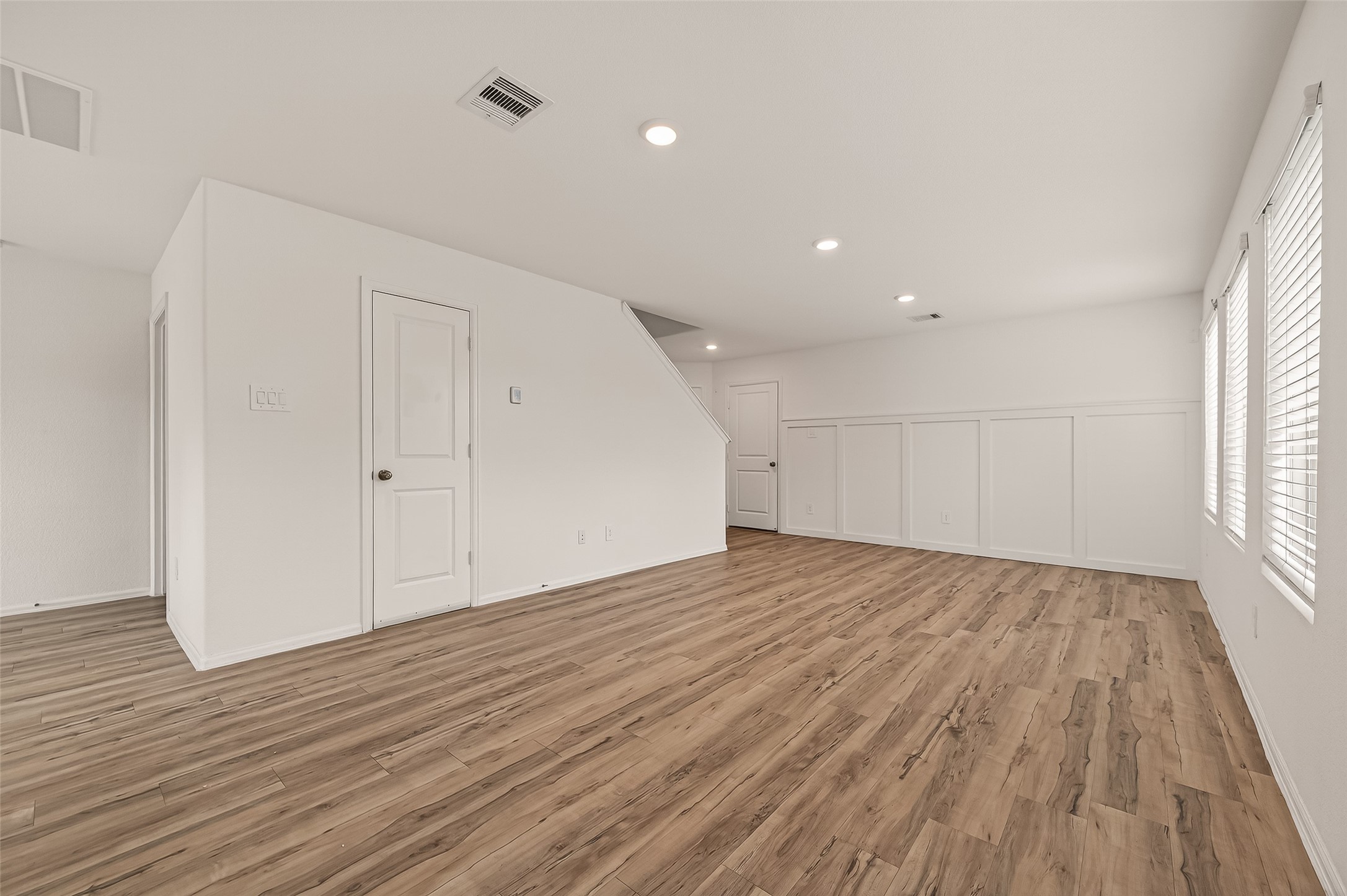 1307 Vincente Court Conroe, TX 77301 - Photo 11 of 44