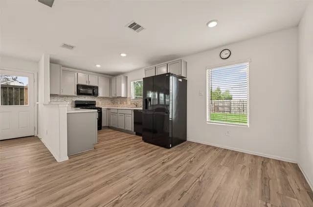 $2,300 | 1307 Vincente Court, Conroe, TX 77301