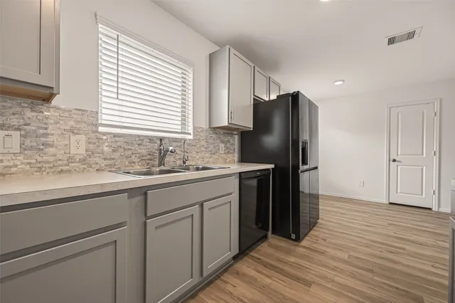 $2,300 | 1307 Vincente Court, Conroe, TX 77301