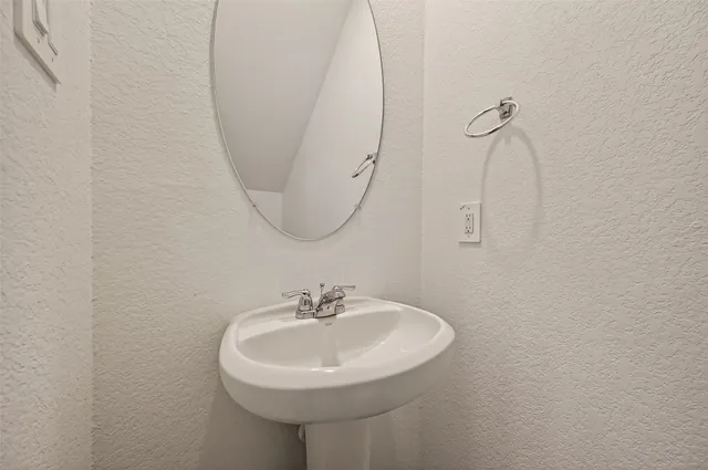 $2,300 | 1307 Vincente Court, Conroe, TX 77301