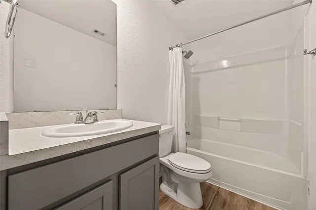 $2,300 | 1307 Vincente Court, Conroe, TX 77301