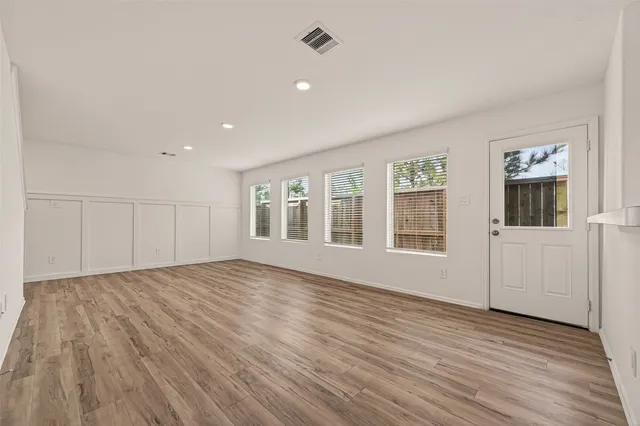 $2,300 | 1307 Vincente Court, Conroe, TX 77301