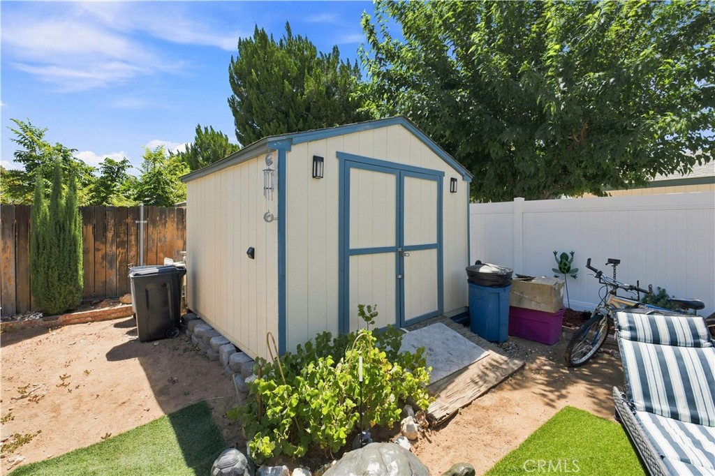 21621 Sandia Road Apple Valley, CA 92308 - Photo 7 of 17 Gallery Image 7