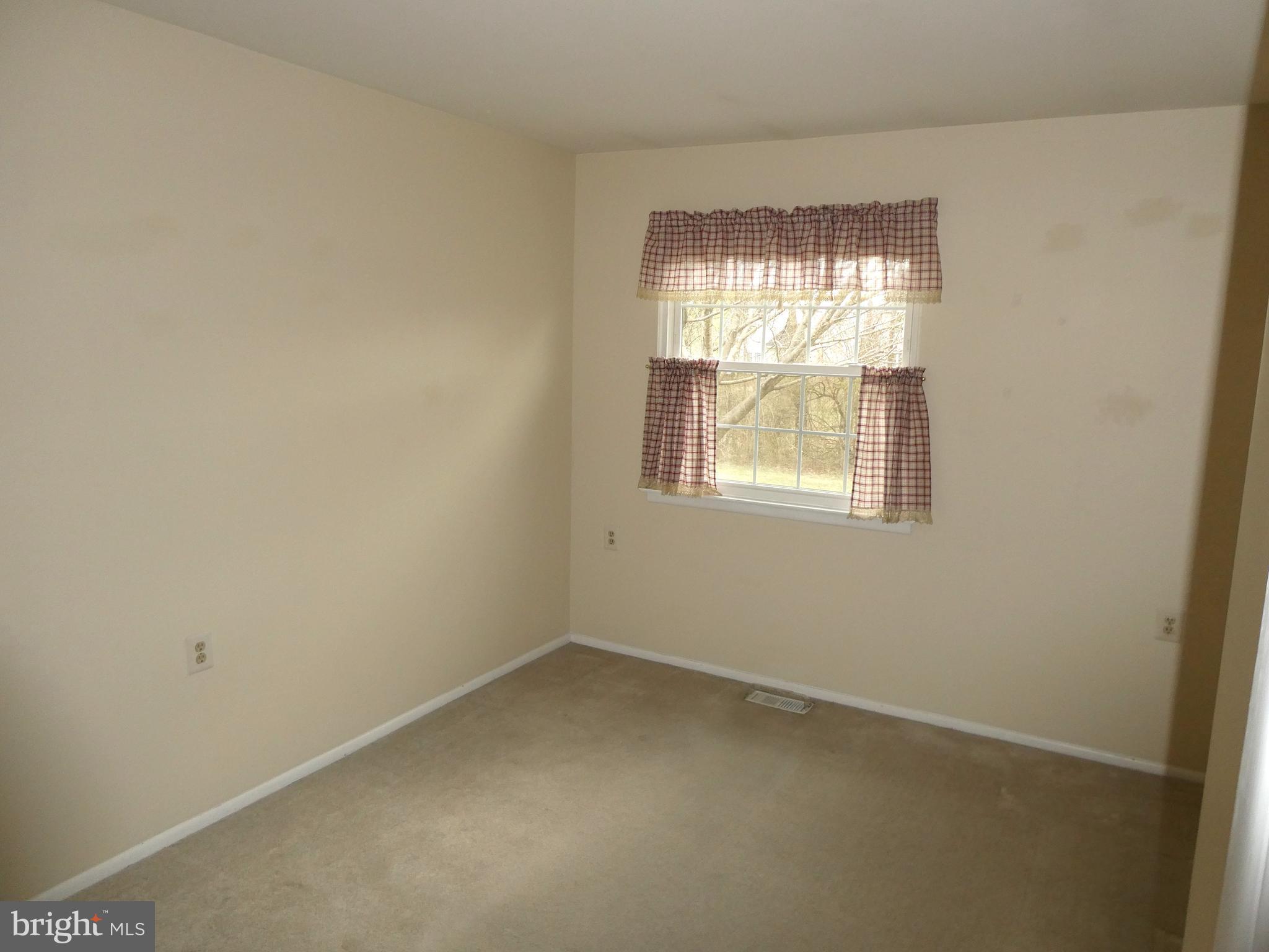 7061 Catalpa Road Frederick, MD 21703 - Photo 17 of 31 Second Bedroom