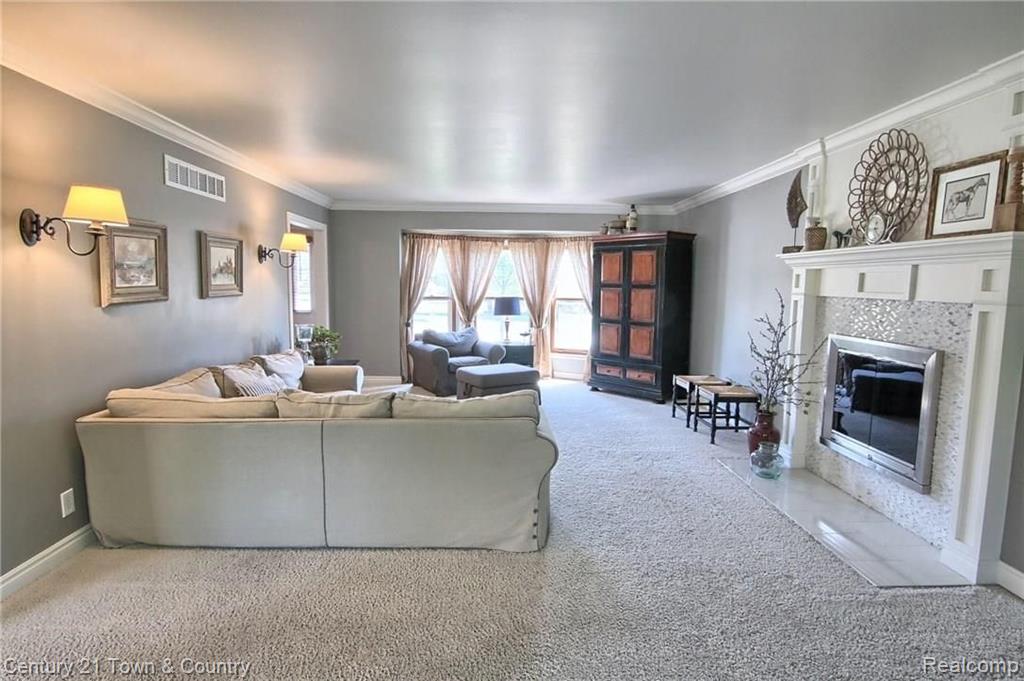 1339 Royal Crescent Street Rochester Hills, MI 48306 - Photo 3 of 29
