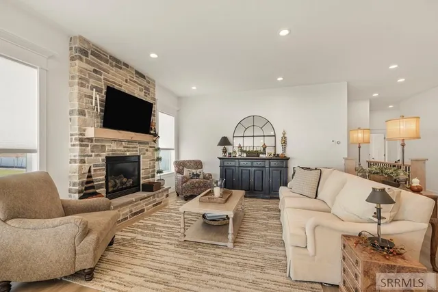 $788,000 | 1575 North 845 Street, Shelley, ID 83274