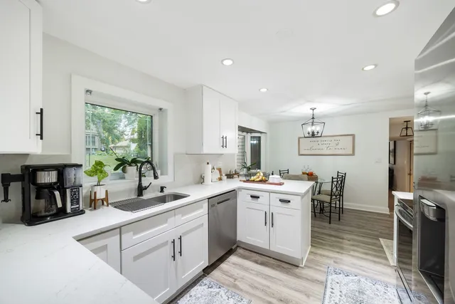 $655,000 | 320 Pochet Lane, Schaumburg, IL 60193