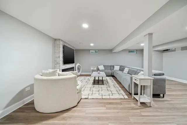 $655,000 | 320 Pochet Lane, Schaumburg, IL 60193