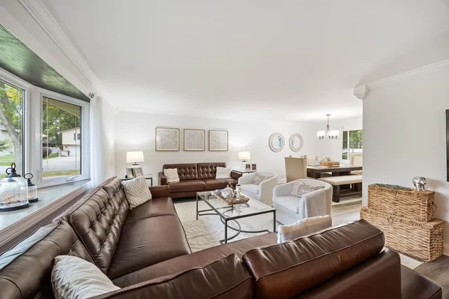 $655,000 | 320 Pochet Lane, Schaumburg, IL 60193