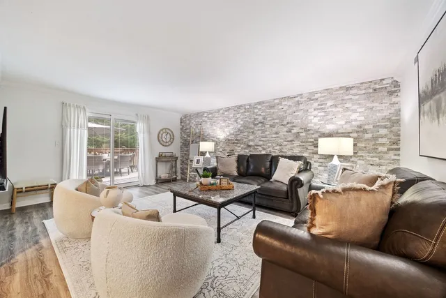 $655,000 | 320 Pochet Lane, Schaumburg, IL 60193