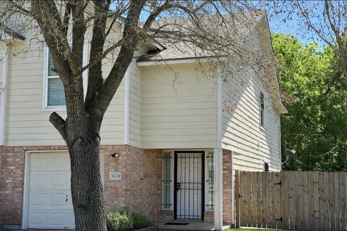 3114 Bolt Street Houston, TX 77051 - Photo 2 of 32