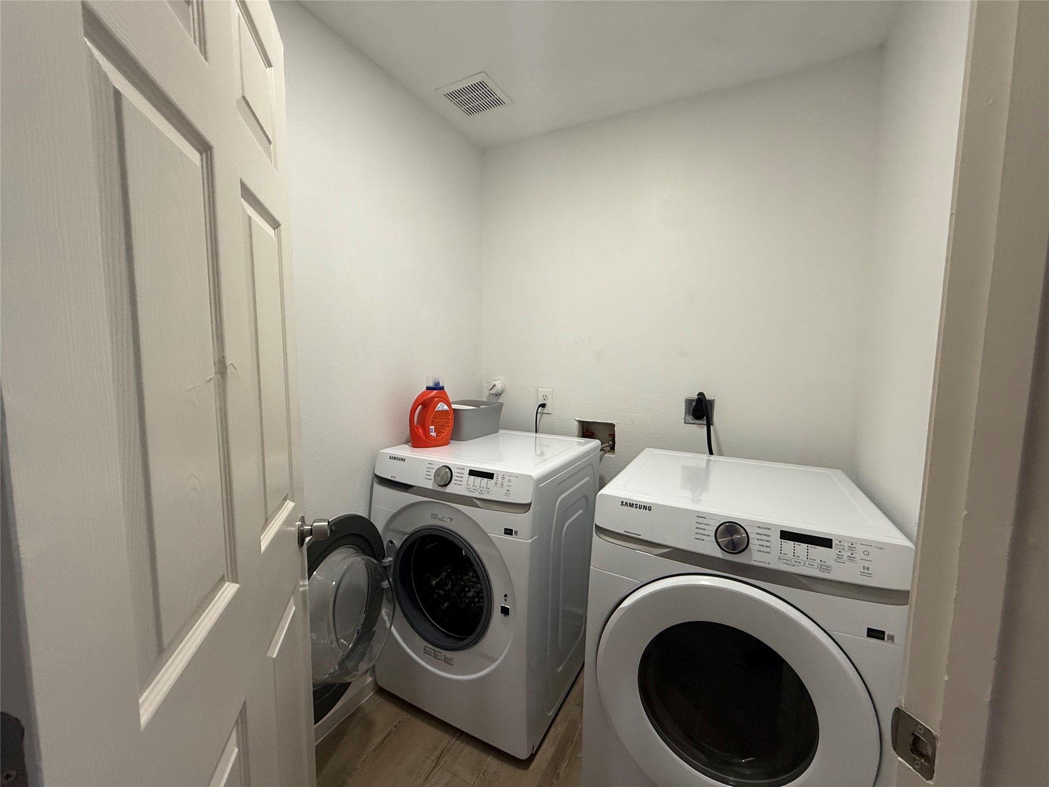 3114 Bolt Street Houston, TX 77051 - Photo 26 of 32 a utility room with dryer and washer