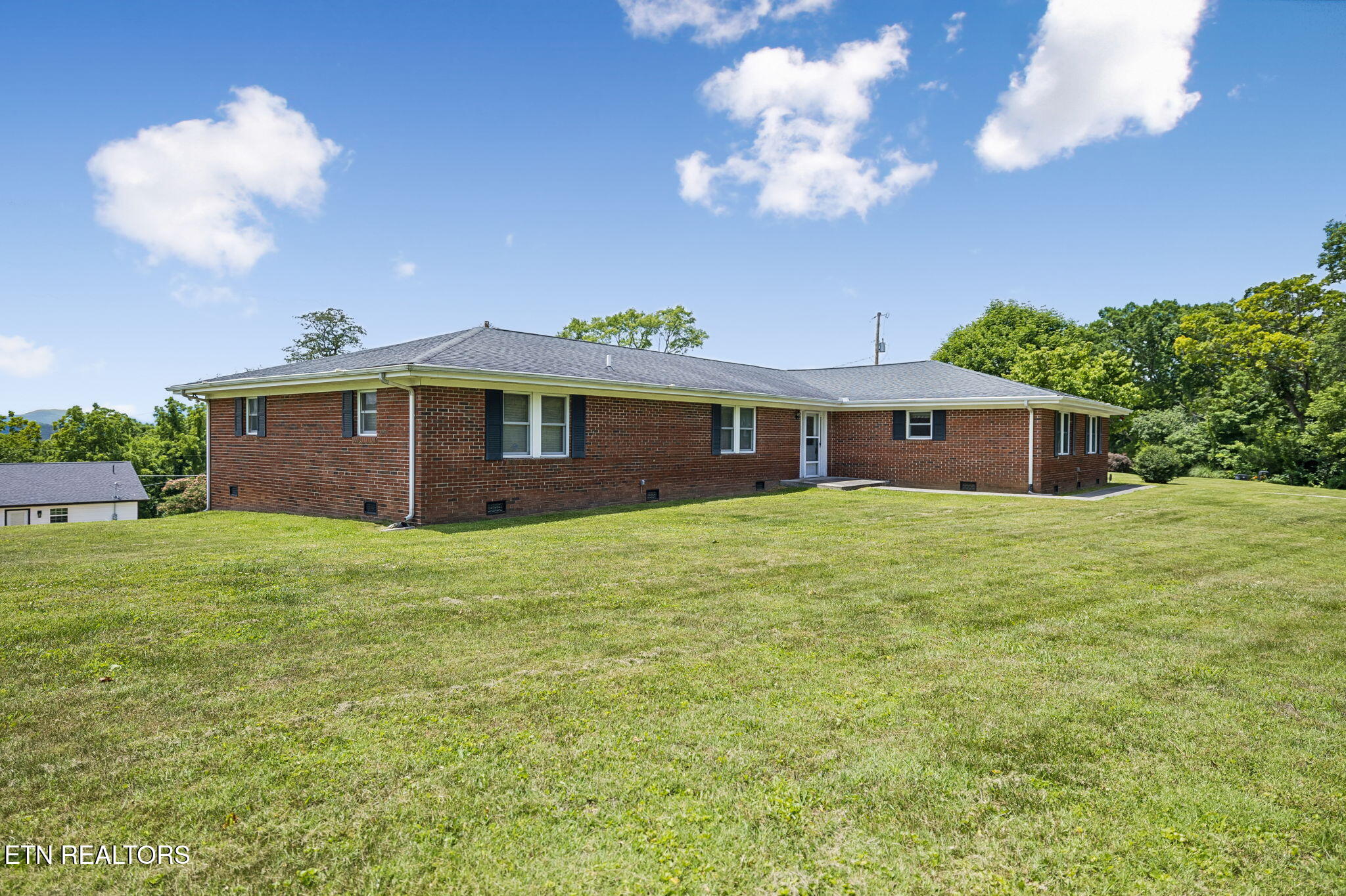 147 Meredith Road La Follette, TN 37766 - Photo 3 of 41 3-147 Meredith Rd - 003