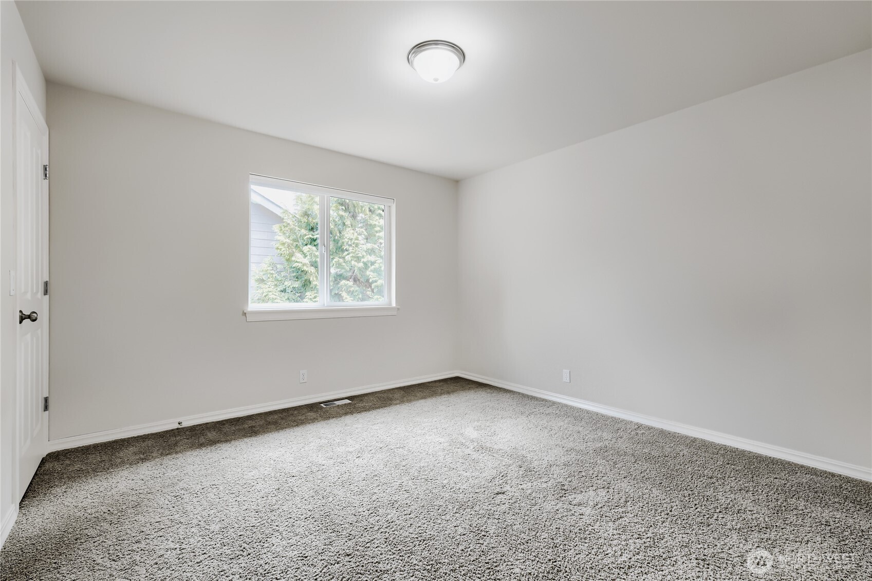 4613 Northeast 2nd Street Renton, WA 98059 - Photo 20 of 28 Gallery Image 20