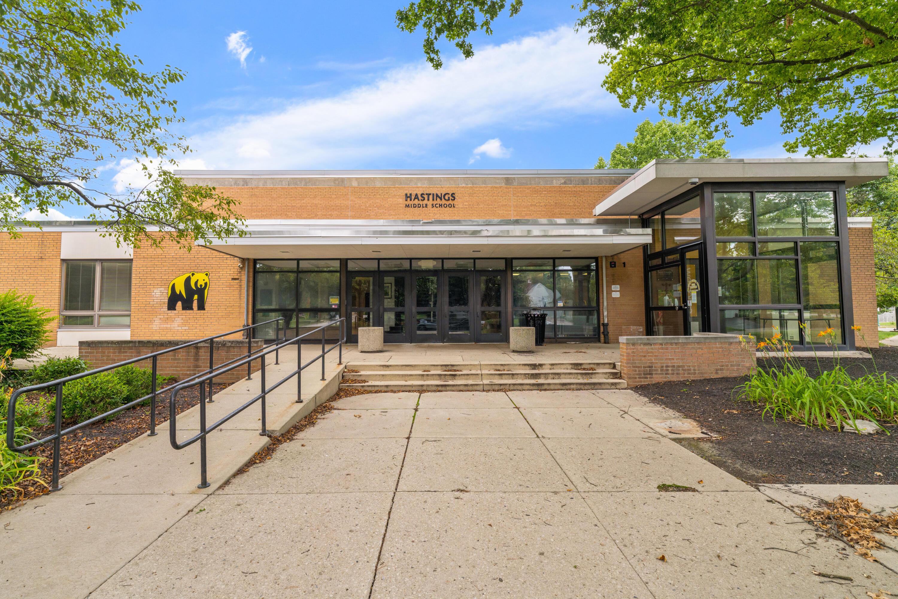 2554 Nottingham Road Columbus, OH 43221 - Photo 51 of 61 Hastings Middle School