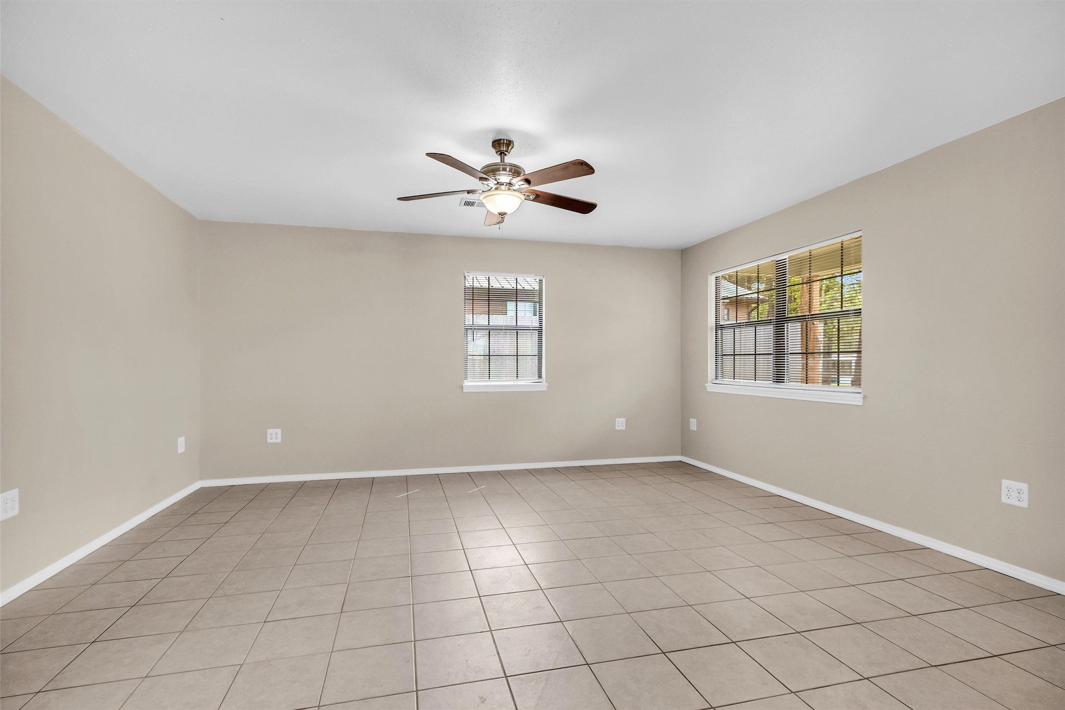 14236 East Ravine Run Willis, TX 77318 - Photo 13 of 34