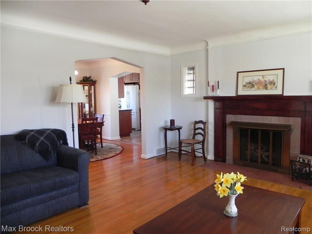 4021 Amherst Road Royal Oak, MI 48073 - Photo 10 of 34