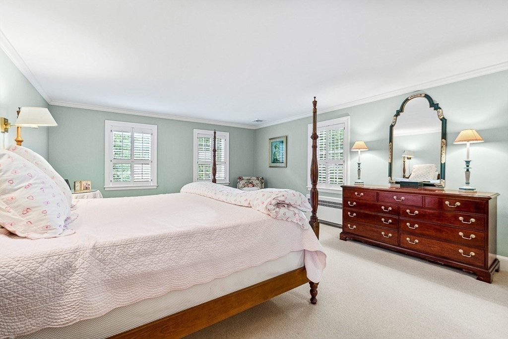 56 Woodcliff Road Wellesley, MA 02481 - Photo 14 of 24