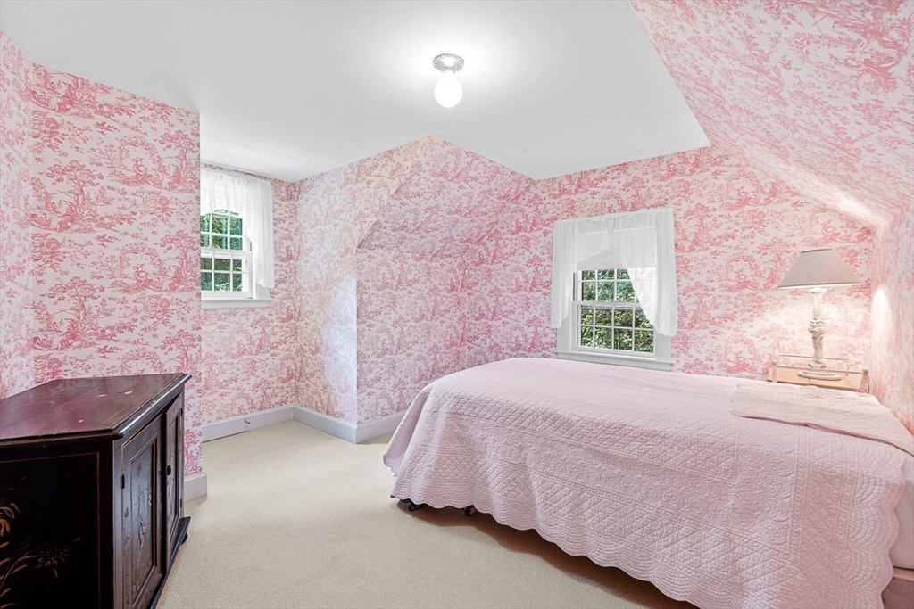 56 Woodcliff Road Wellesley, MA 02481 - Photo 17 of 24