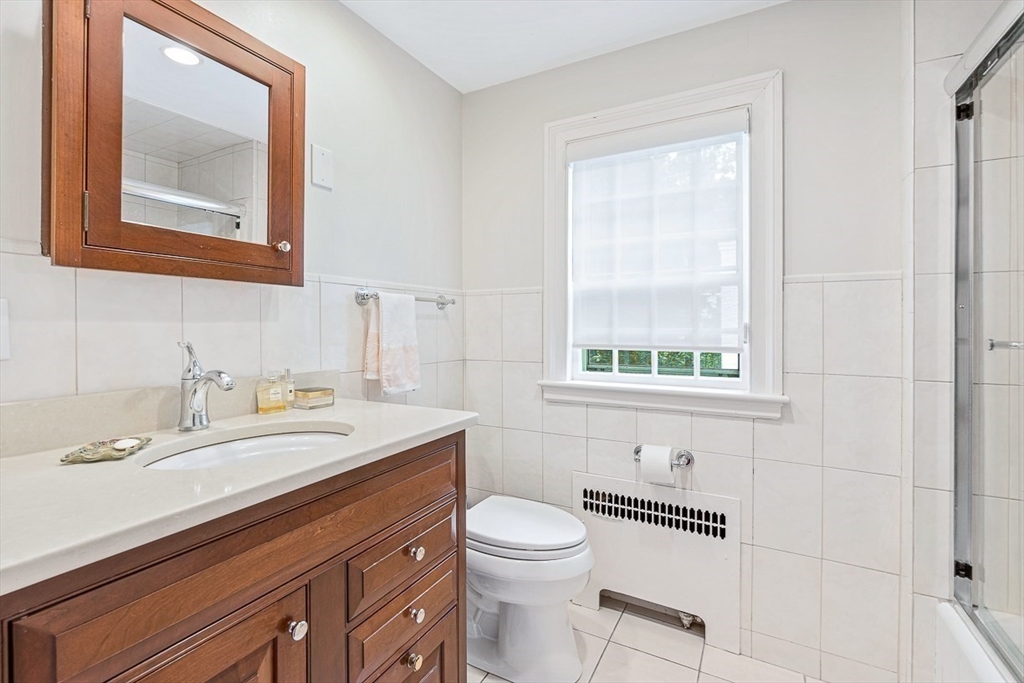 56 Woodcliff Road Wellesley, MA 02481 - Photo 18 of 24