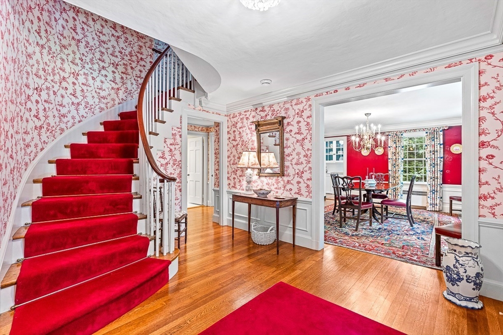 56 Woodcliff Road Wellesley, MA 02481 - Photo 4 of 24