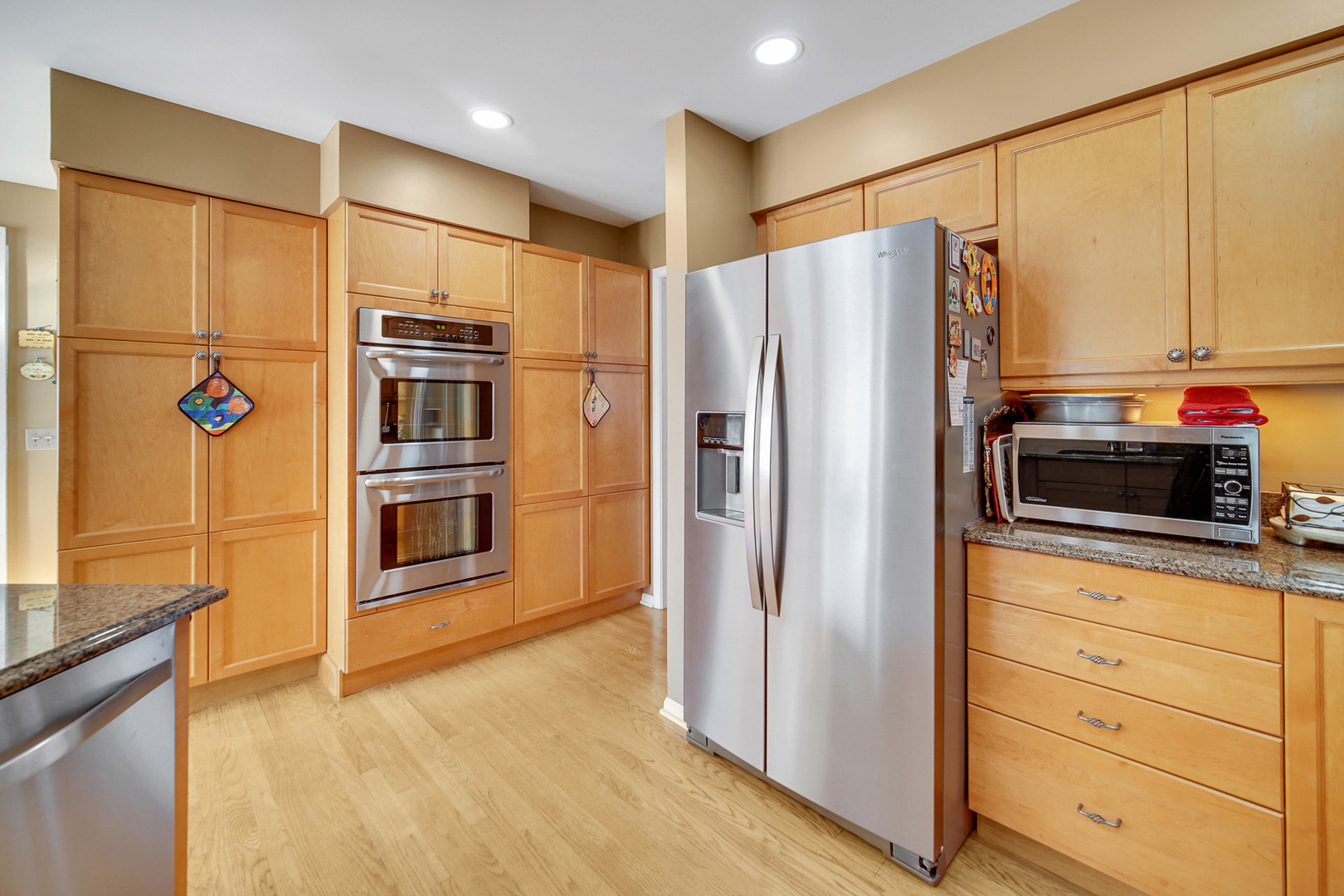 157 Burleigh Lane Inverness, IL 60067 - Photo 11 of 38 Gallery Image 11