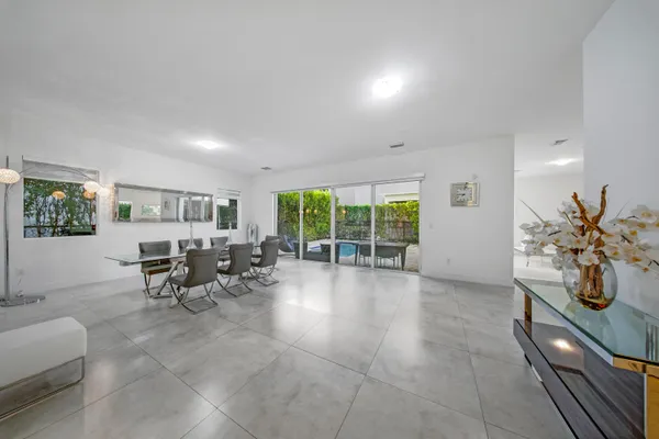 $7,500 | 10081 Northwest 75th Terrace, Doral, FL 33178