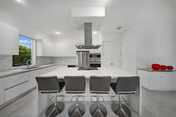 $7,500 | 10081 Northwest 75th Terrace, Doral, FL 33178