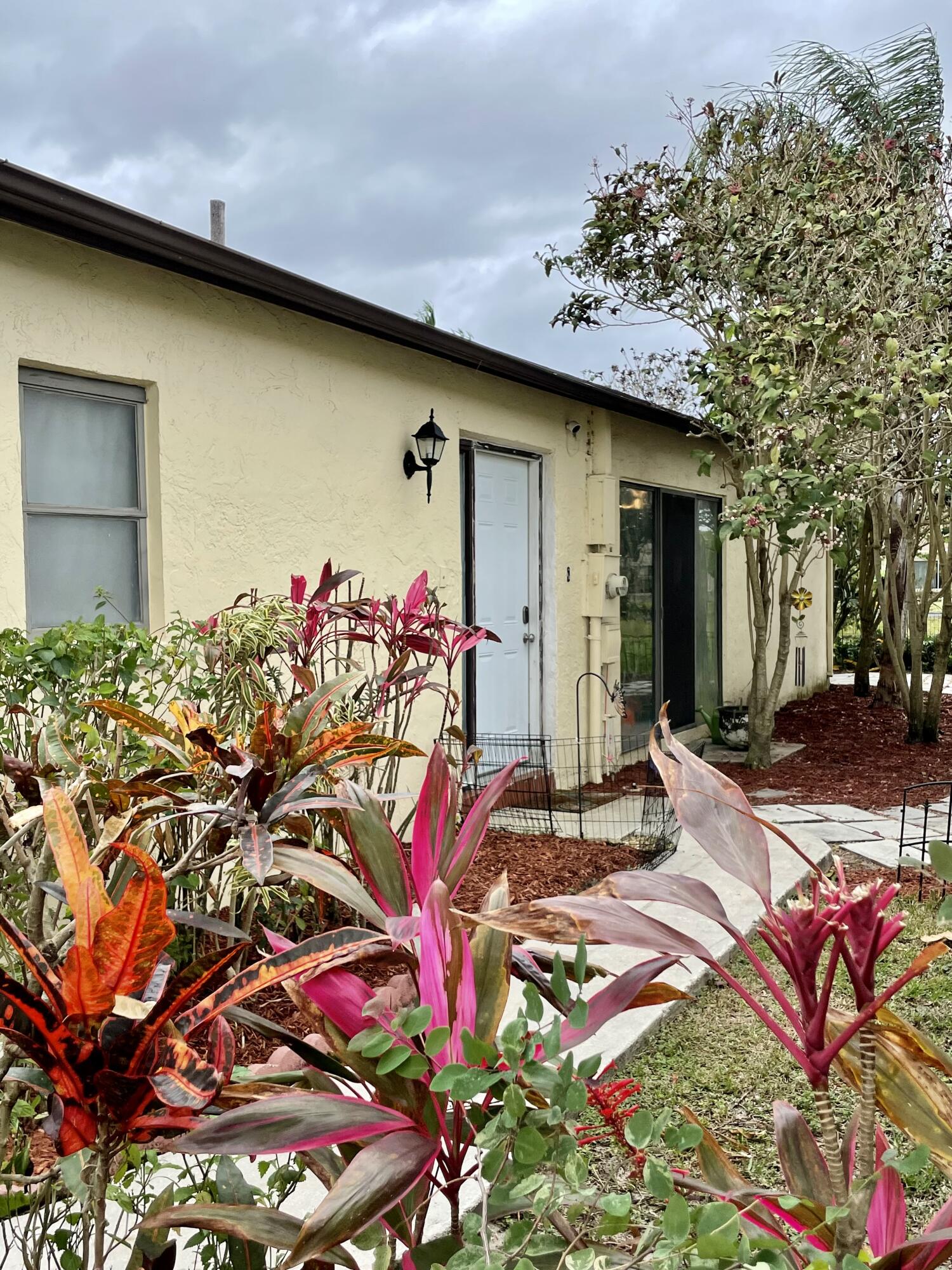 5197 Minto Road Boynton Beach, FL 33472 - Photo 2 of 10 5197 entrance