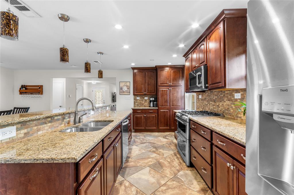 2530 Springhill Drive Dallas, TX 75228 - Photo 1 of 25