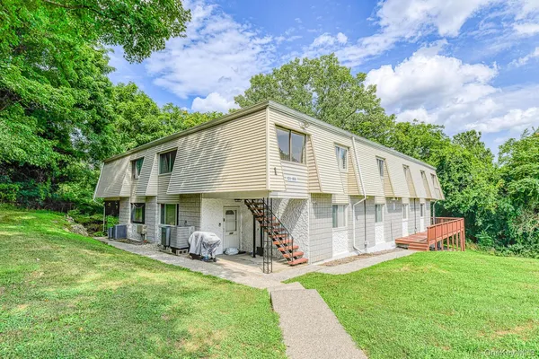 $1,800 | 104 Baldwin Lane, Unit 1D, Newburgh, NY 12550