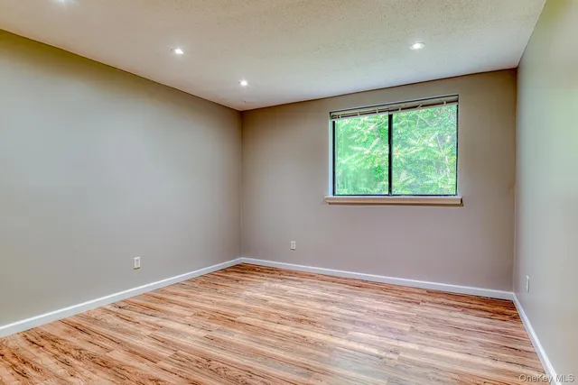 $1,900 | 104 Baldwin Lane, Unit 1D, Newburgh, NY 12550