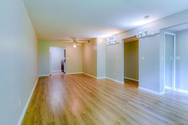 $1,900 | 104 Baldwin Lane, Unit 1D, Newburgh, NY 12550