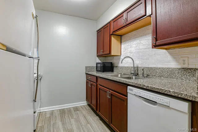 $1,900 | 104 Baldwin Lane, Unit 1D, Newburgh, NY 12550