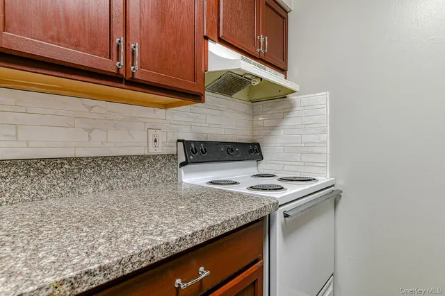 $1,900 | 104 Baldwin Lane, Unit 1D, Newburgh, NY 12550