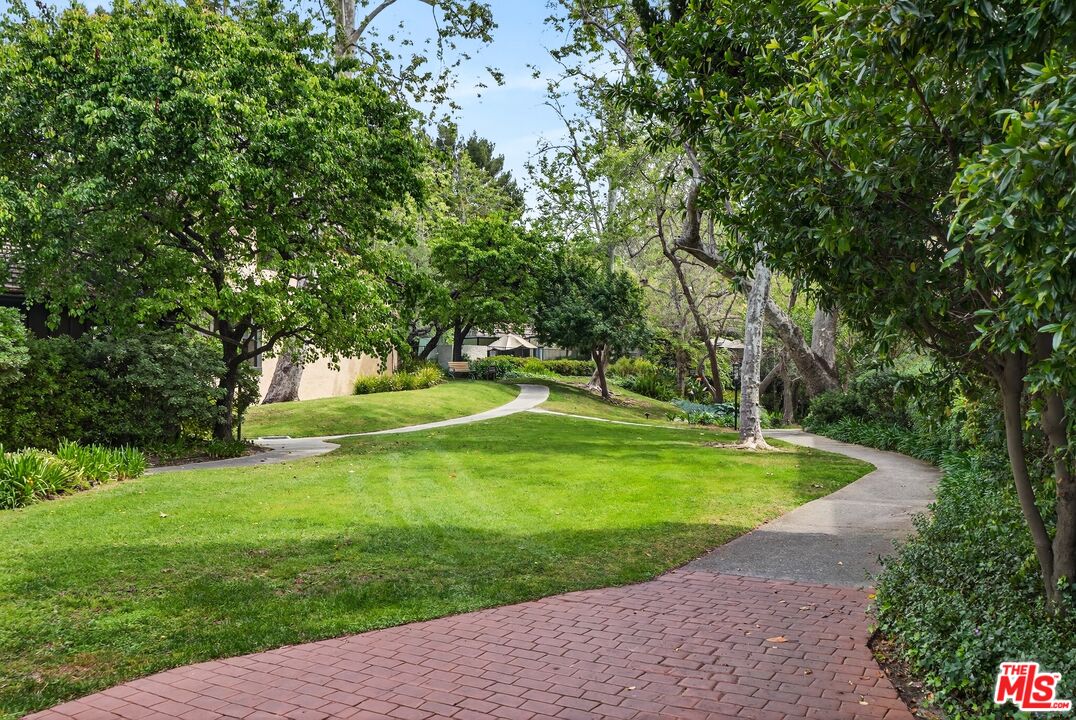 1307 Raintree Circle Culver City, CA 90230 - Photo 11 of 13