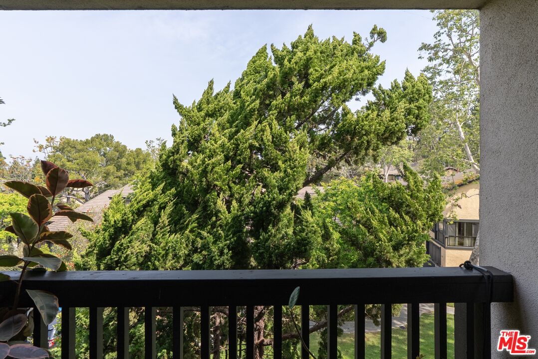 1307 Raintree Circle Culver City, CA 90230 - Photo 8 of 13