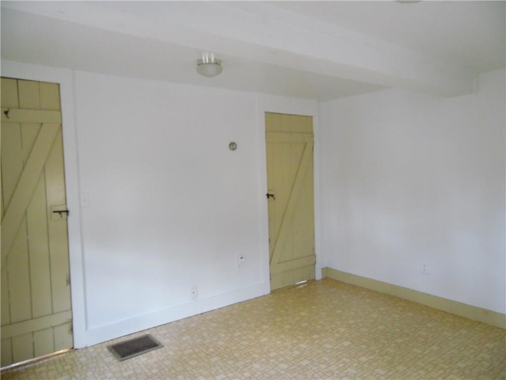 2841 Friendship Road Waldoboro, ME 04572 - Photo 15 of 30 First floor Bedroom