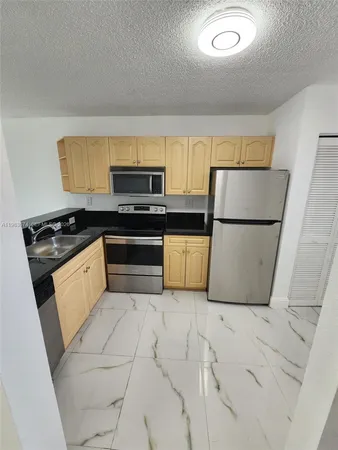 $2,250 | 9845 Nob Hill Court, Unit 9845, Sunrise, FL 33351