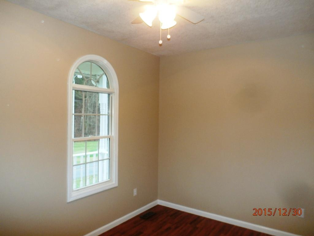 4316 Reservoir Road Kingsport, TN 37660 - Photo 8 of 14 Bedroom 2