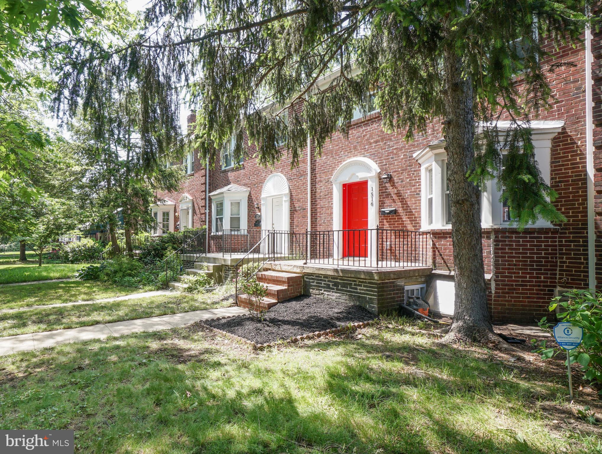 1516 Roundhill Road Baltimore, MD 21218 - Photo 2 of 30 Exterior (Front)